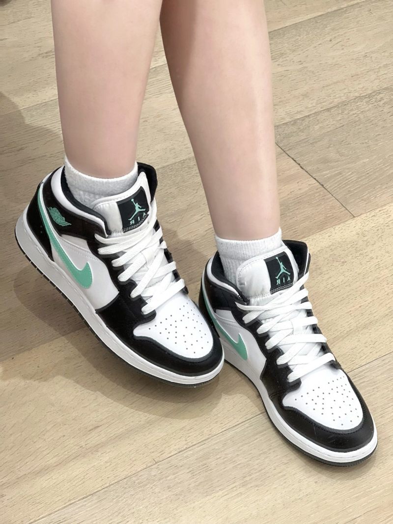 Air Jordan 1 Mid 'Black / Green'