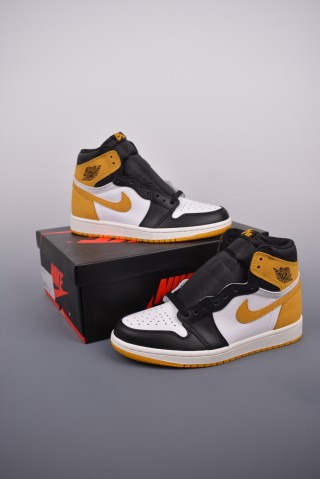 Air Jordan 1 Retro High OG view 5