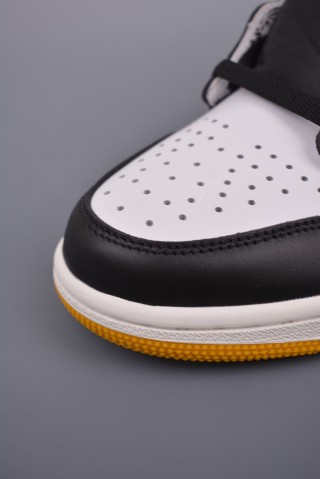 Air Jordan 1 Retro High OG view 6