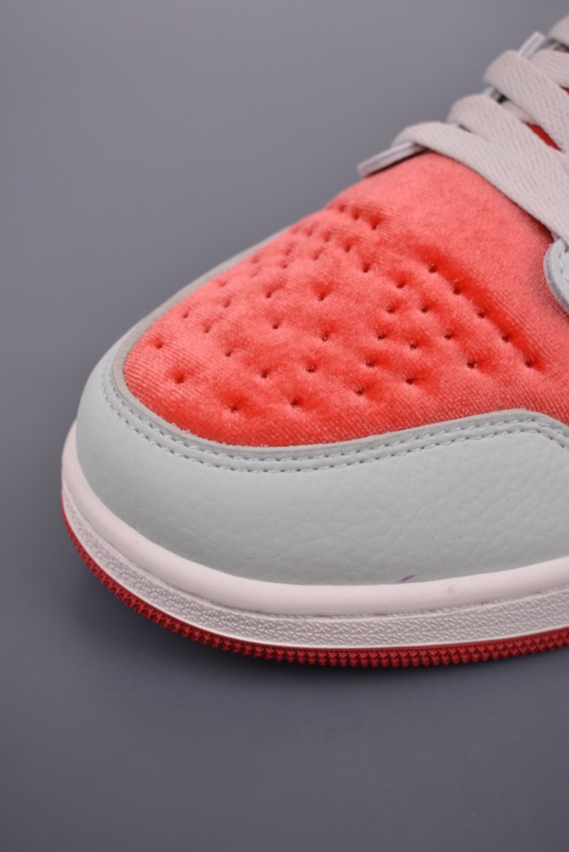 Air Jordan 1 Zoom CMFT view