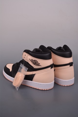 Air Jordan 1 Retro High OG view 2