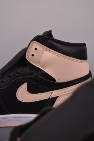 Air Jordan 1 Retro High OG view 8