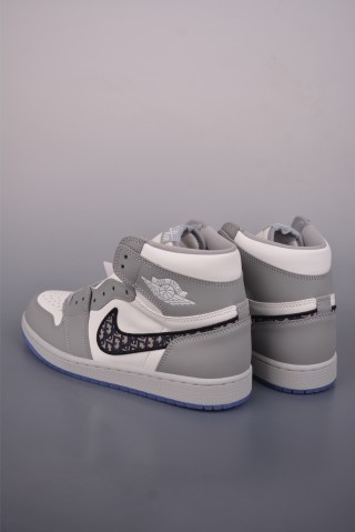 Dior x Air Jordan 1 High OG 'Black / White / Grey' view 2