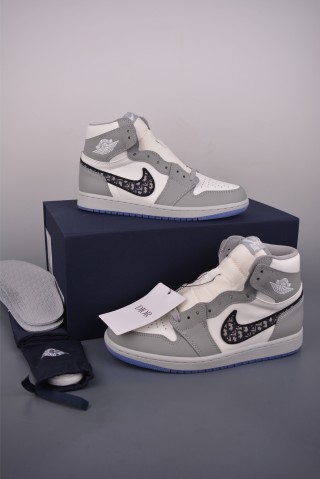 Dior x Air Jordan 1 High OG 'Black / White / Grey' view 5