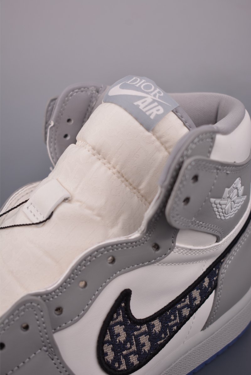 Dior x Air Jordan 1 High OG 'Black / White / Grey' view