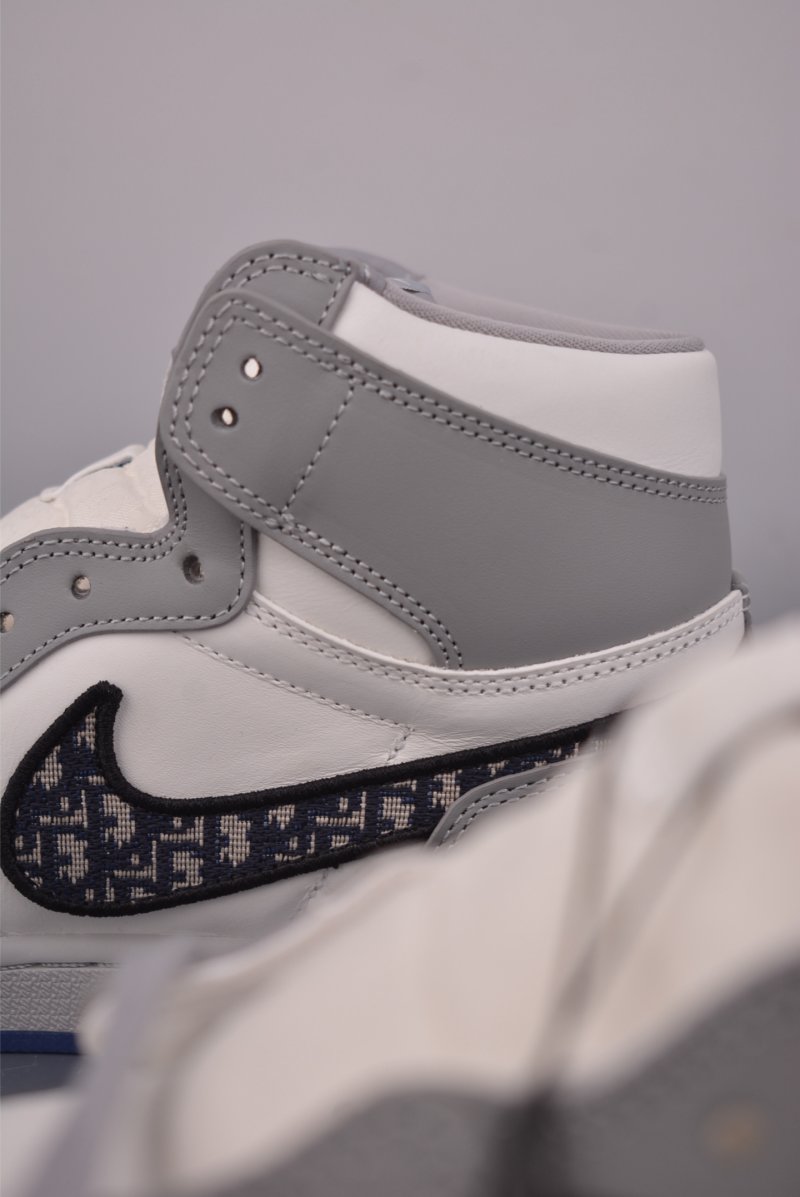 Dior x Air Jordan 1 High OG 'Black / White / Grey' view