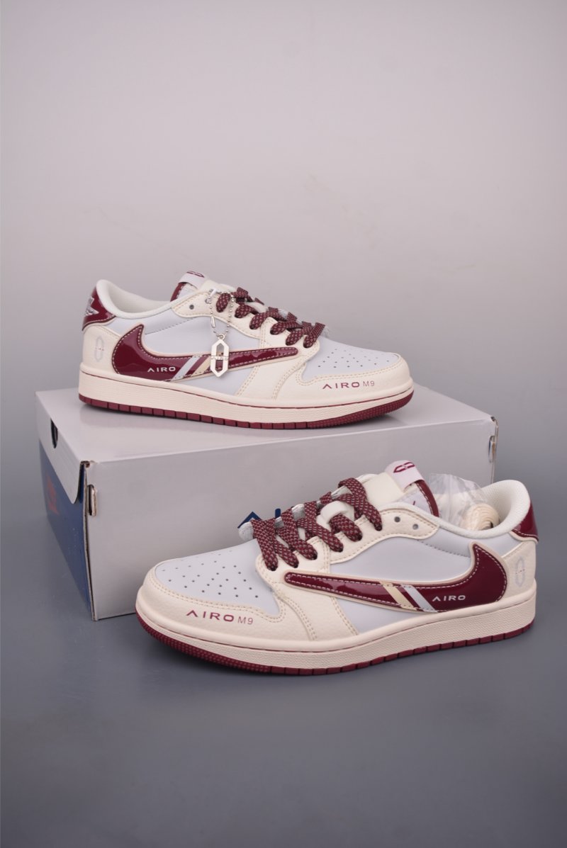 Air Jordan 1 Retro High OG DIY view