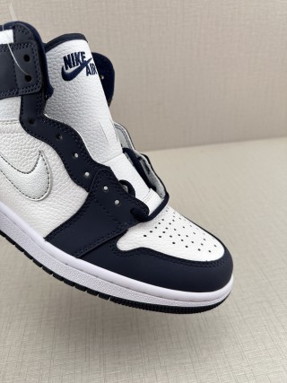 Air Jordan 1 Retro High OG 'Navy Blue' view 7