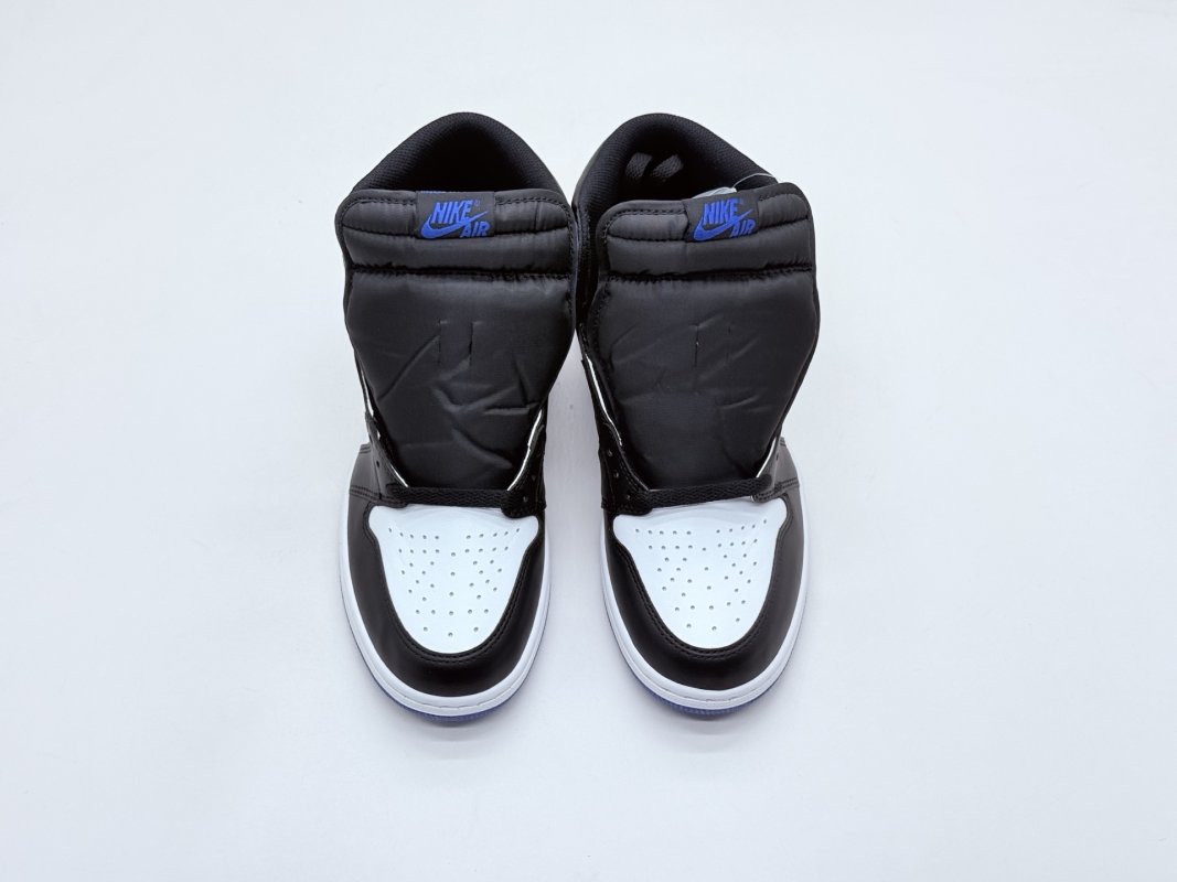 Fragment Design x Air Jordan 1 Retro High 'Black / White / Blue' view