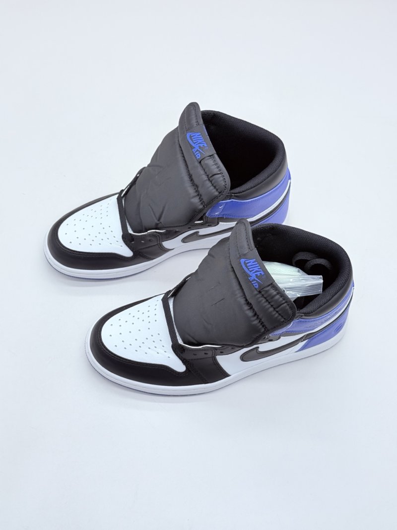 Fragment Design x Air Jordan 1 Retro High 'Black / White / Blue' view