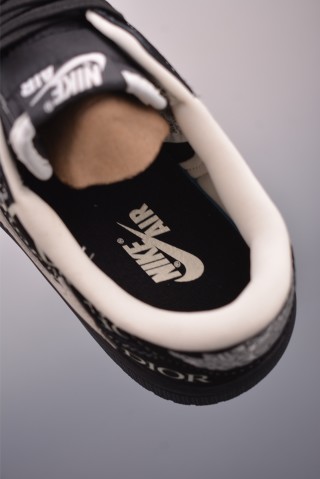 Fragment x Travis Scott x Dior x Air Jordan 1 Low 'Black / White / Blue' view 9