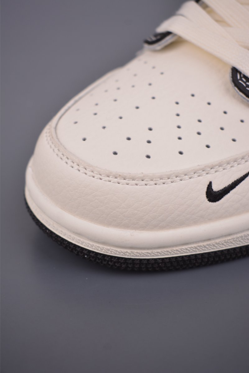 Air Jordan 1 Low 'Travis Scott x Fragment x LV' view