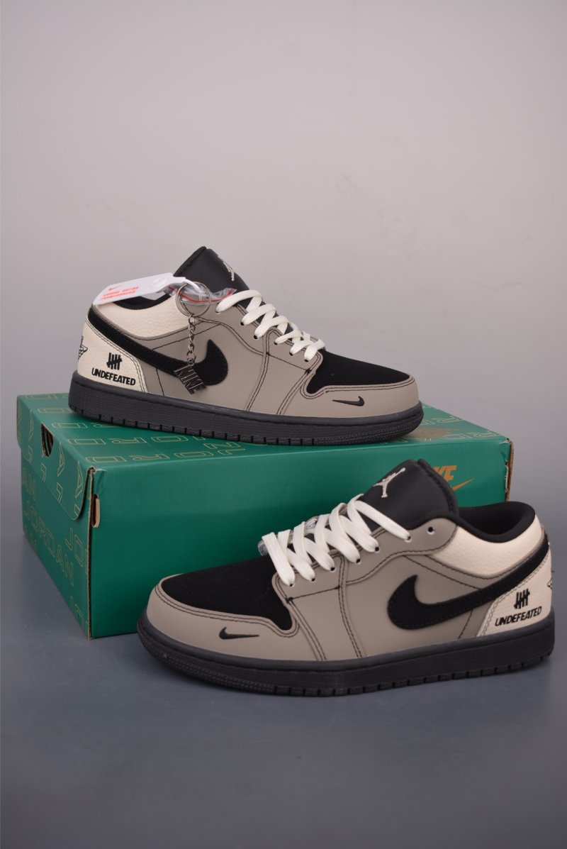 Air Jordan 1 Low 'Travis Scott x Fragment x UN' view