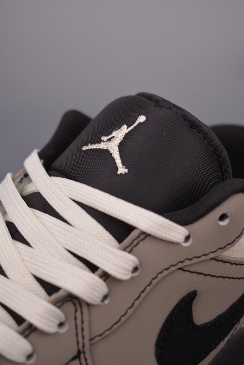 Air Jordan 1 Low 'Travis Scott x Fragment x UN' view