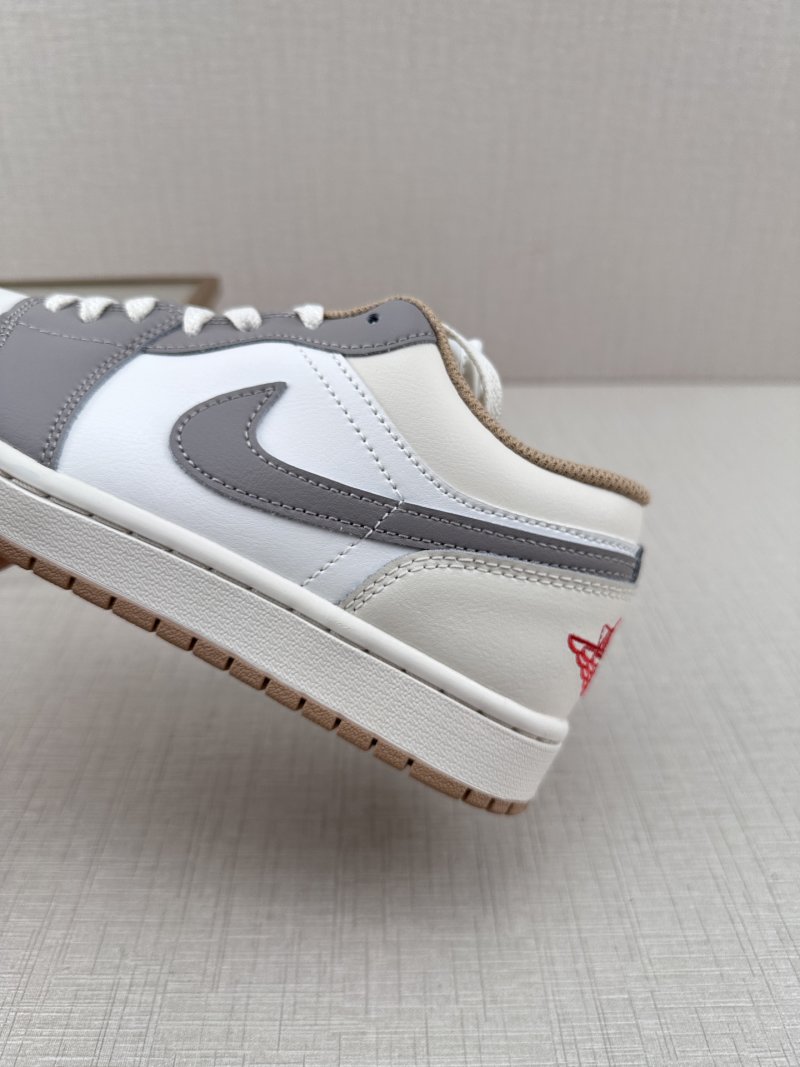 Air Jordan 1 Low 'Grey' view