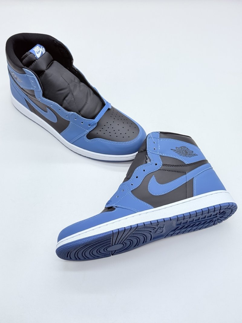 Air Jordan 1 'Black / Blue' view