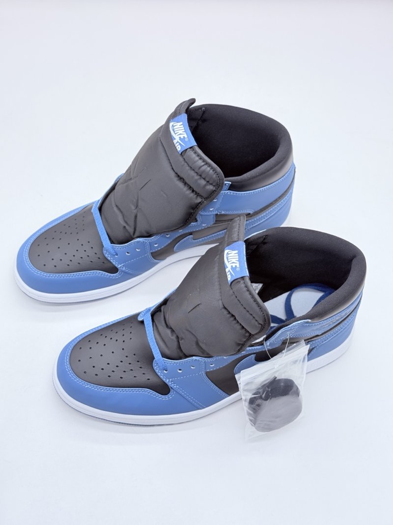 Air Jordan 1 'Black / Blue' view