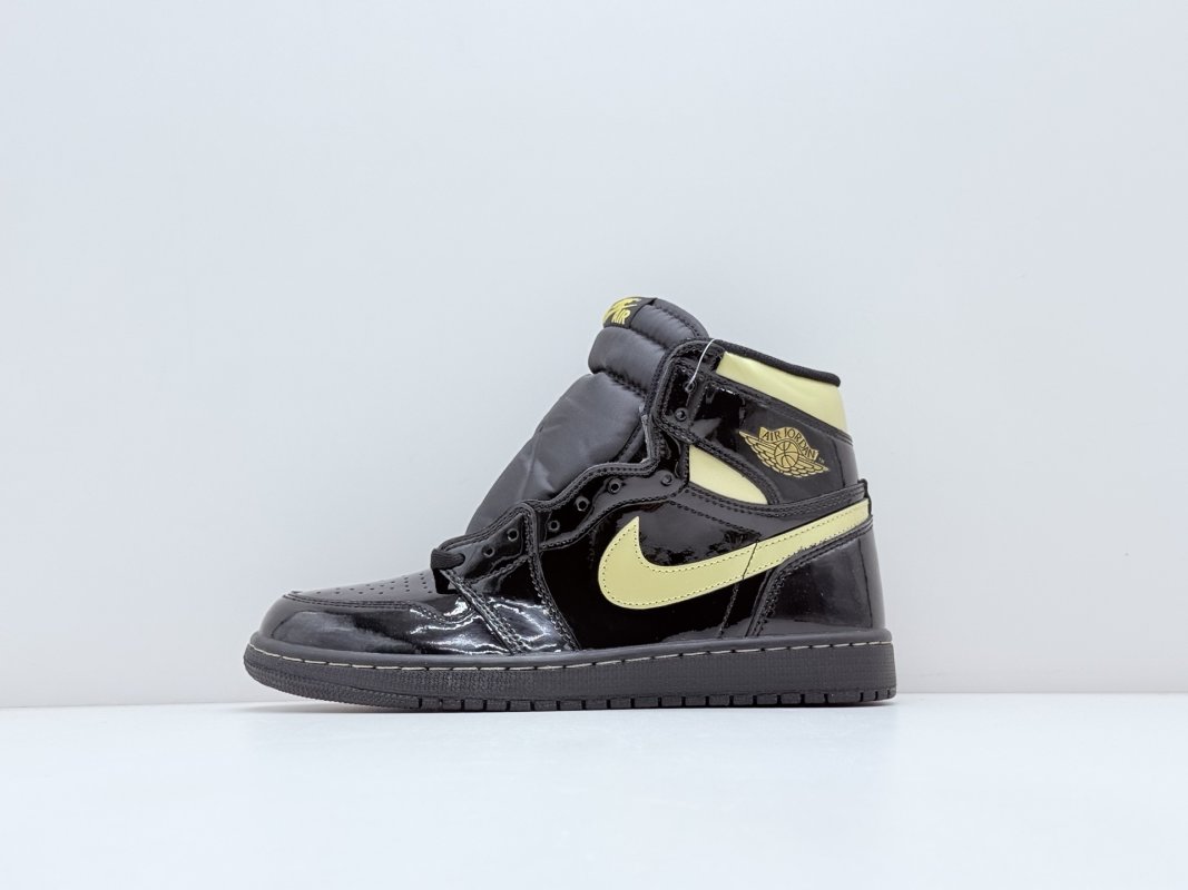 Air Jordan 1 High OG 'Black / Gold'