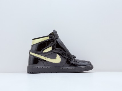 Air Jordan 1 High OG 'Black / Gold' view 3