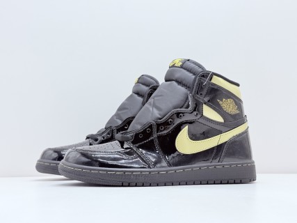 Air Jordan 1 High OG 'Black / Gold' view 4