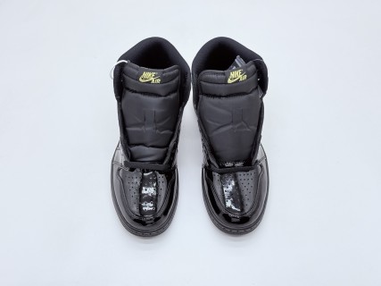 Air Jordan 1 High OG 'Black / Gold' view 5
