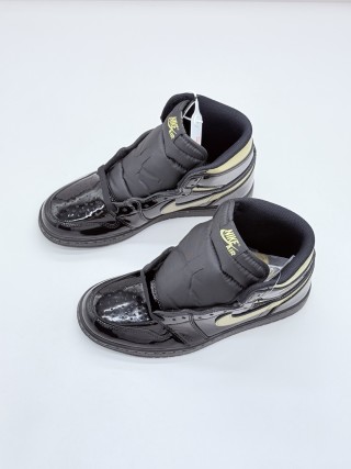 Air Jordan 1 High OG 'Black / Gold' view 13