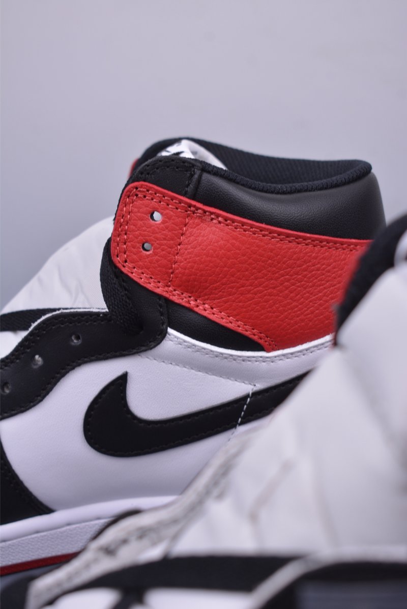Air Jordan 1 High OG 'Black Toe' view