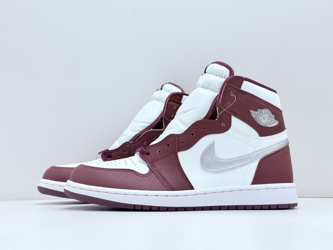 Air Jordan 1 High OG 'Bordeaux' view