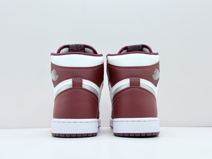 Air Jordan 1 High OG 'Bordeaux' view 9