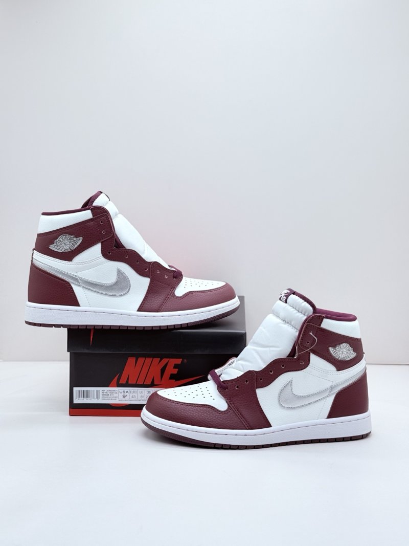 Air Jordan 1 High OG 'Bordeaux' view