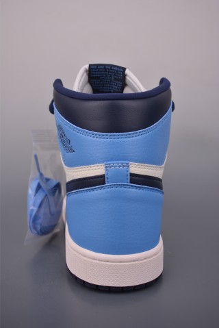 Air Jordan 1 High OG 'Black / White / Blue' view 4