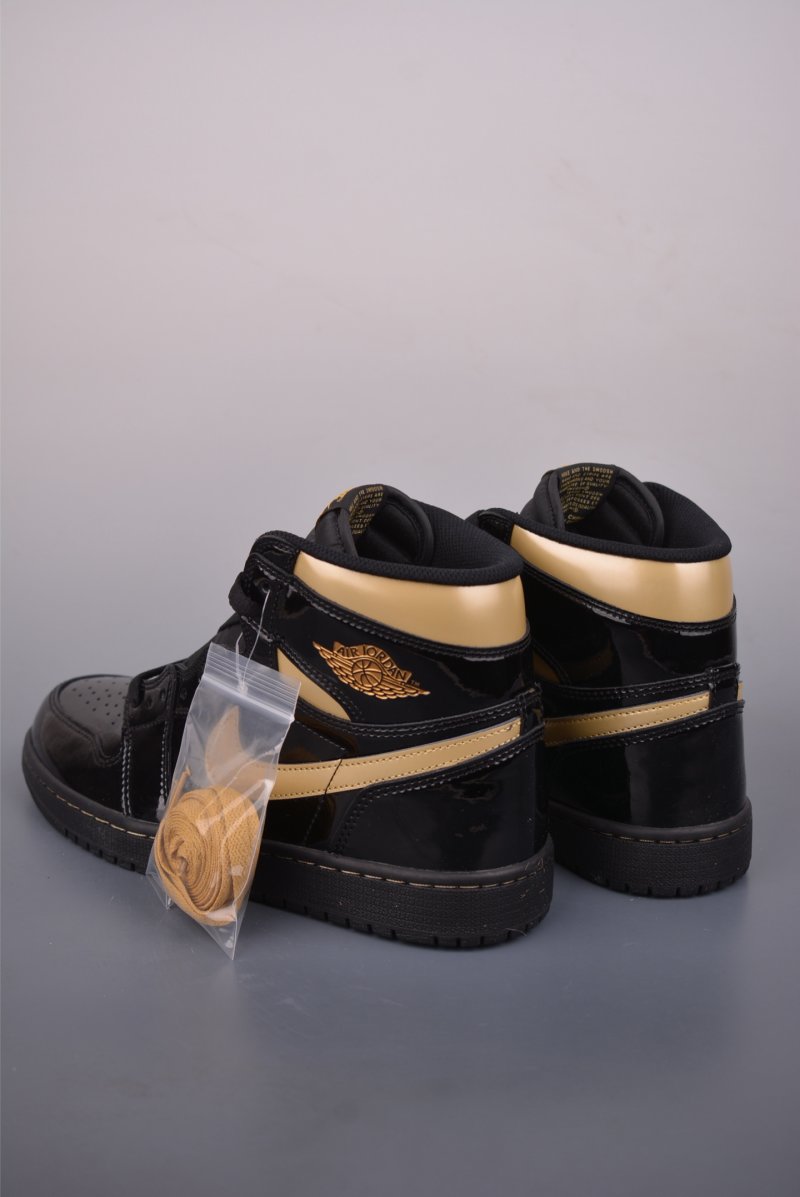 Air Jordan 1 High OG 'Black / Gold' view
