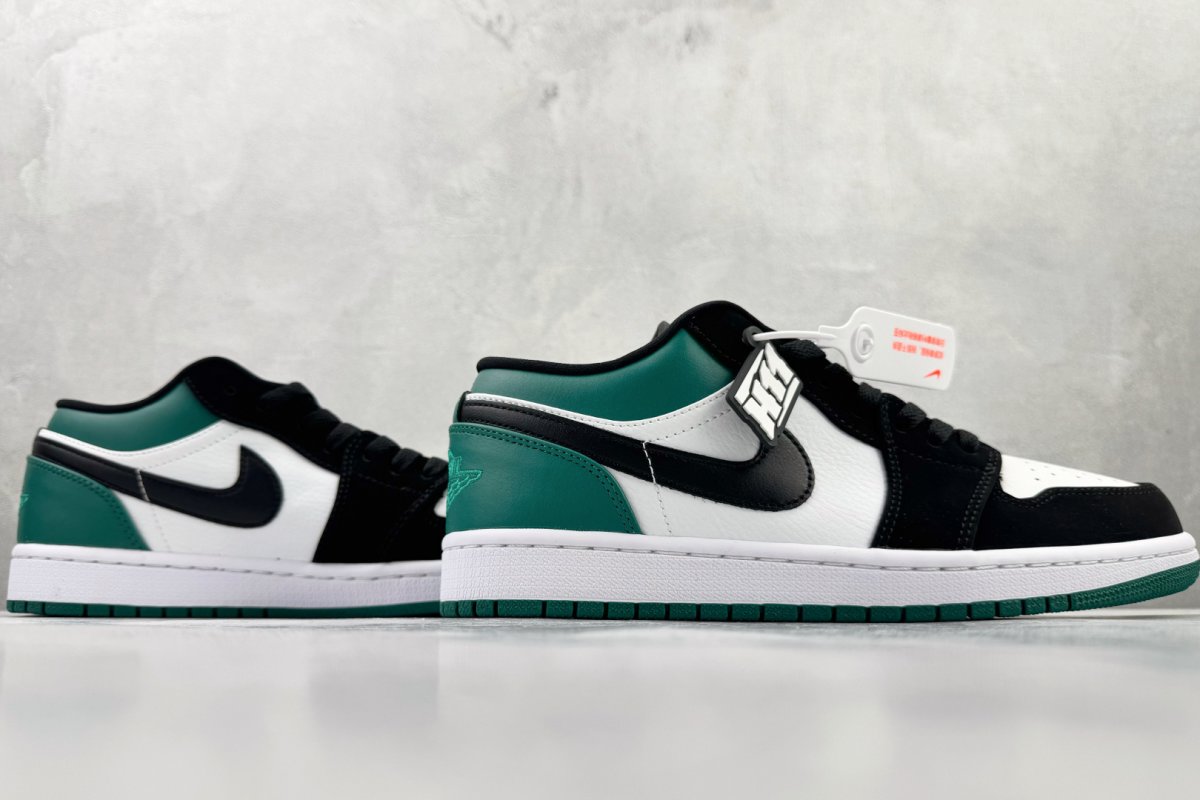 Air Jordan 1 Low 'Black / Green' view