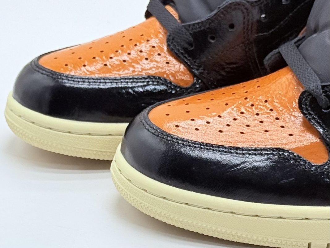Air Jordan 1 Retro High OG view