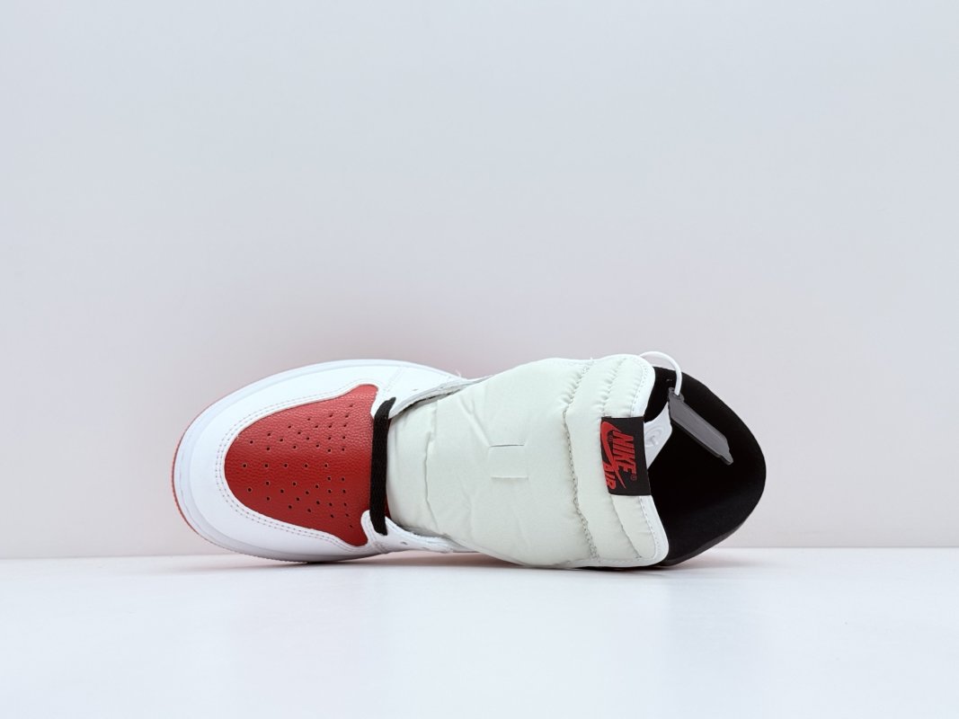 Air Jordan 1 Retro High OG 'Heritage' view