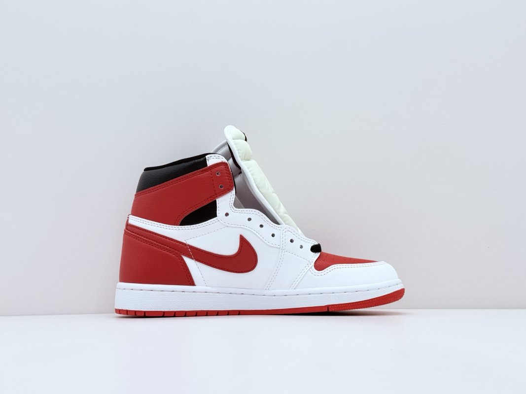Air Jordan 1 Retro High OG 'Heritage' view