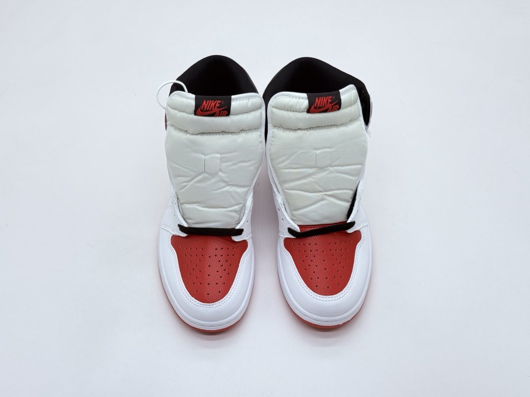 Air Jordan 1 Retro High OG 'Heritage' view