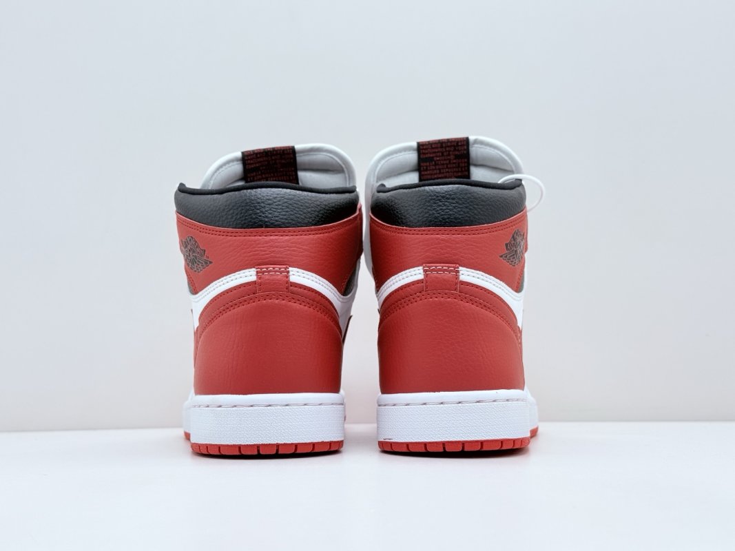 Air Jordan 1 Retro High OG 'Heritage' view