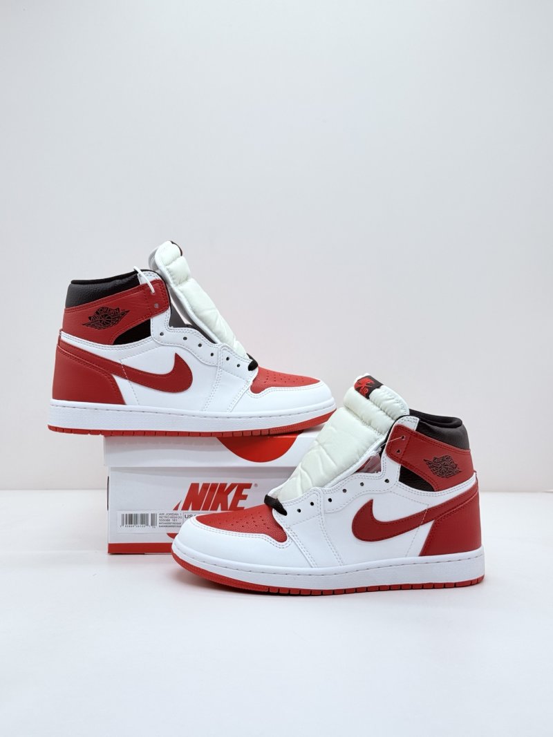 Air Jordan 1 Retro High OG 'Heritage' view