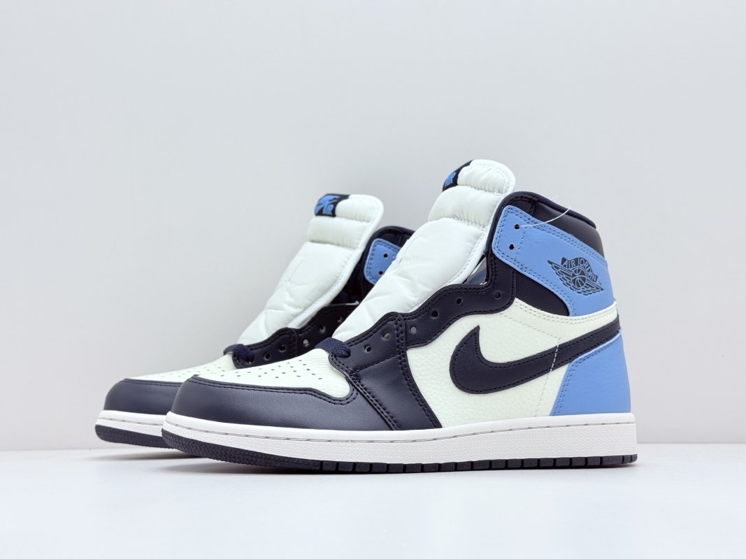 Air Jordan 1 Retro High OG 'Obsidian' view