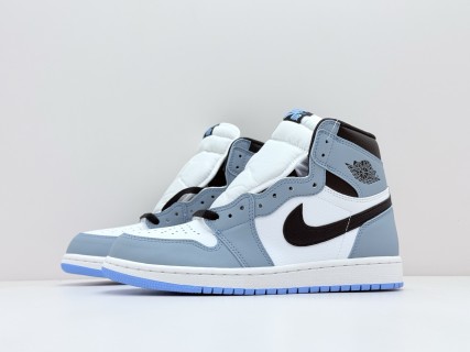 Air Jordan 1 Retro High OG 'University Blue' view 4