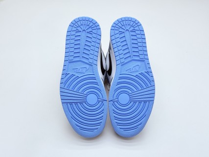 Air Jordan 1 Retro High OG 'University Blue' view 6