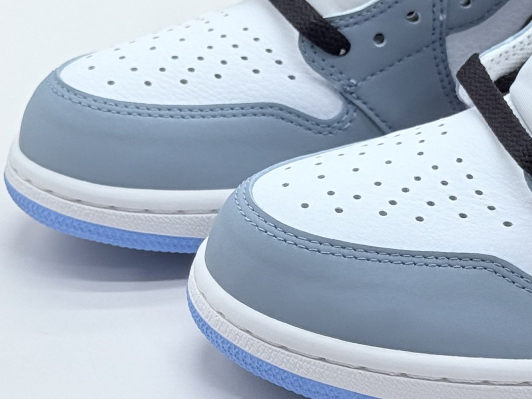 Air Jordan 1 High OG 'University Blue' Replica Sneakers view