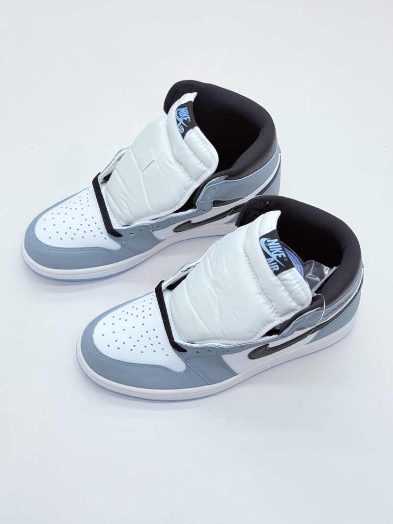 Air Jordan 1 Retro High OG 'University Blue' view