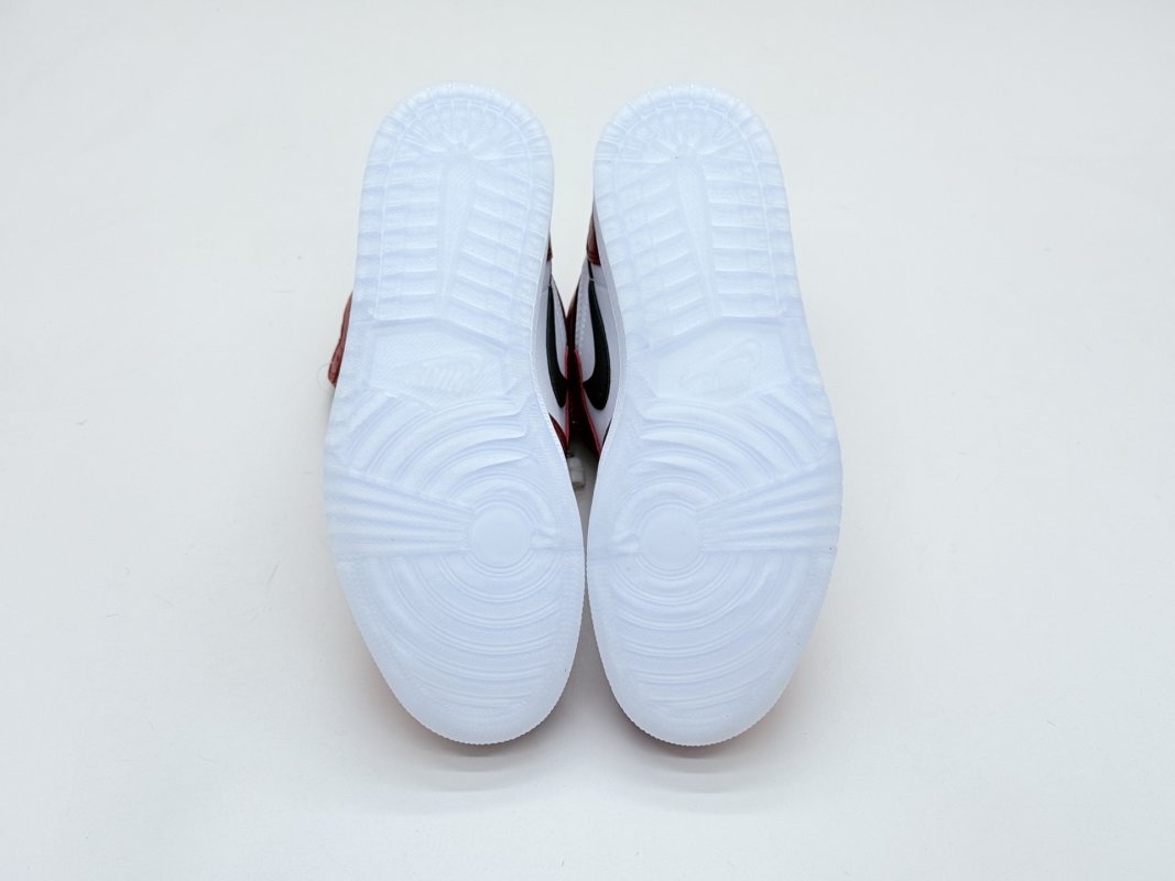 Air Jordan 1 Retro High 'Origin Story' view