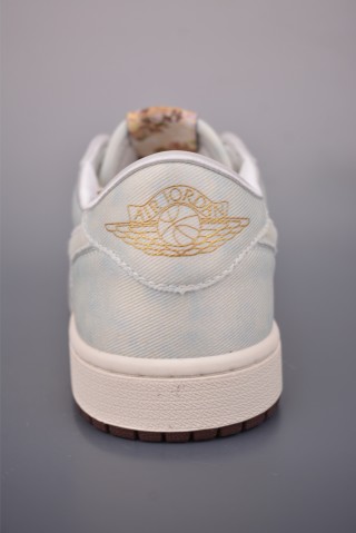 Air Jordan 1 Retro OG 'Flower Embroidery' view 4