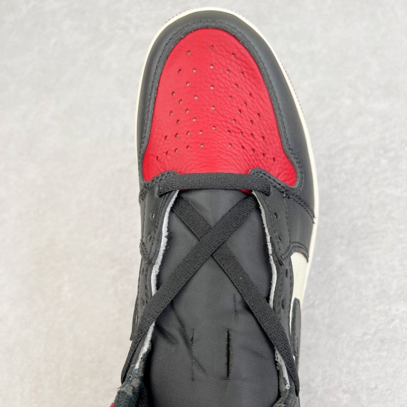 Air Jordan 1 Retro High 'Black / Red' view