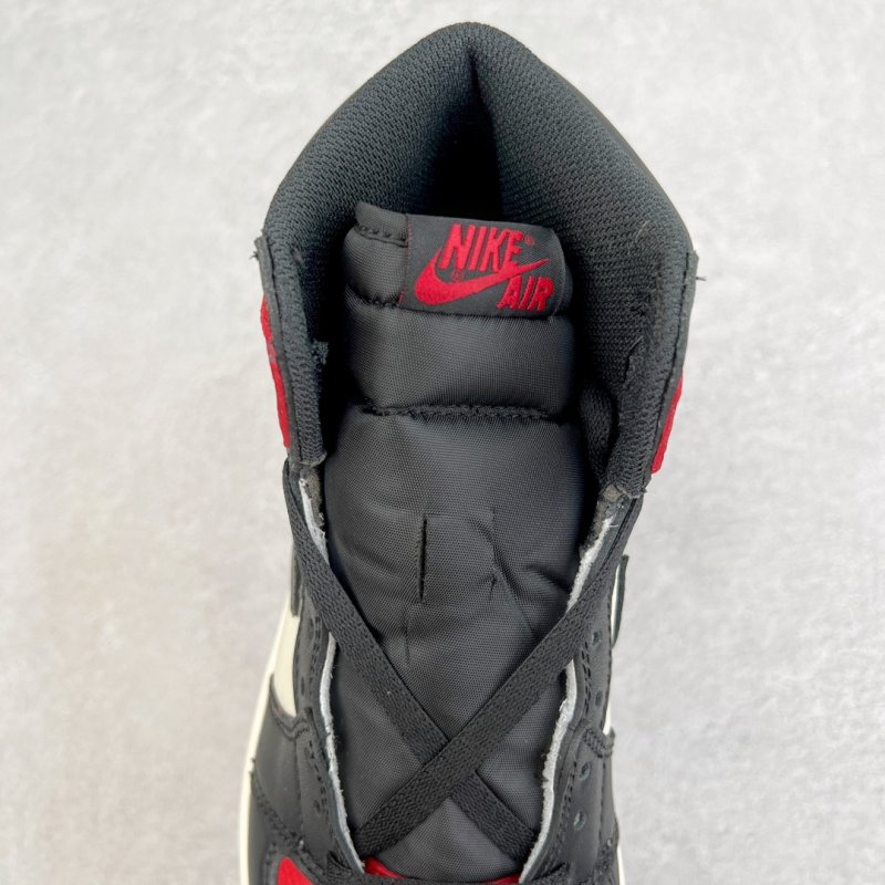 Air Jordan 1 Retro High 'Black / Red' view