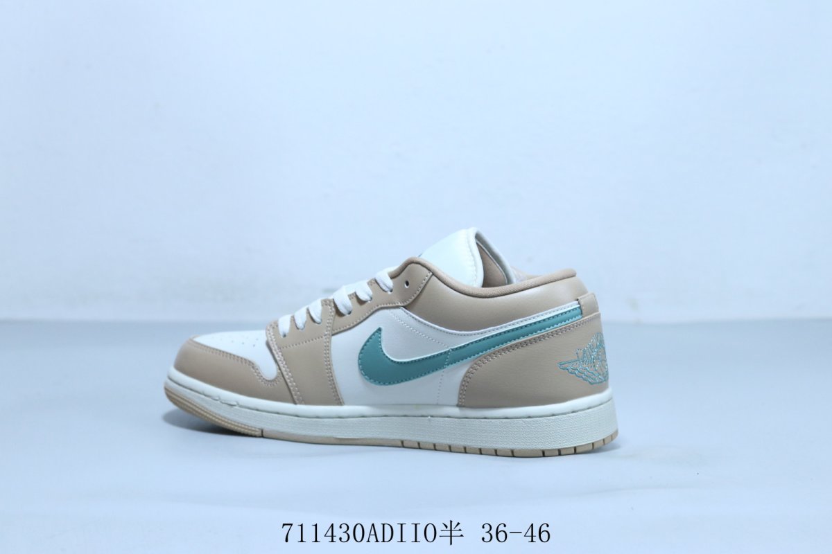 Air Jordan 1 Low view