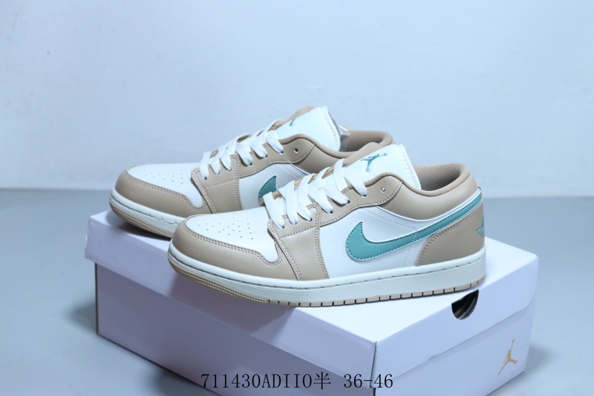 Air Jordan 1 Low view